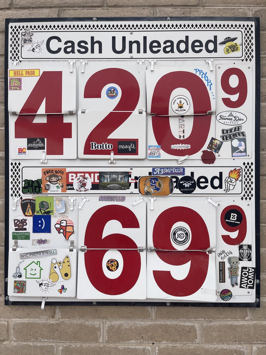 𝑰𝒏 𝒉𝒐𝒏𝒐𝒓 𝒐𝒇 AB Marfa Weekend starting today...

The entire DDUST collection has the 42069 palette for ~24 hours!

Made possible w/ <a href="/artblocks_io/">Art Blocks</a> PostParams, updated on-chain 🤝

DDUST #438 owned by <a href="/pixelpete/">pixelpete</a>