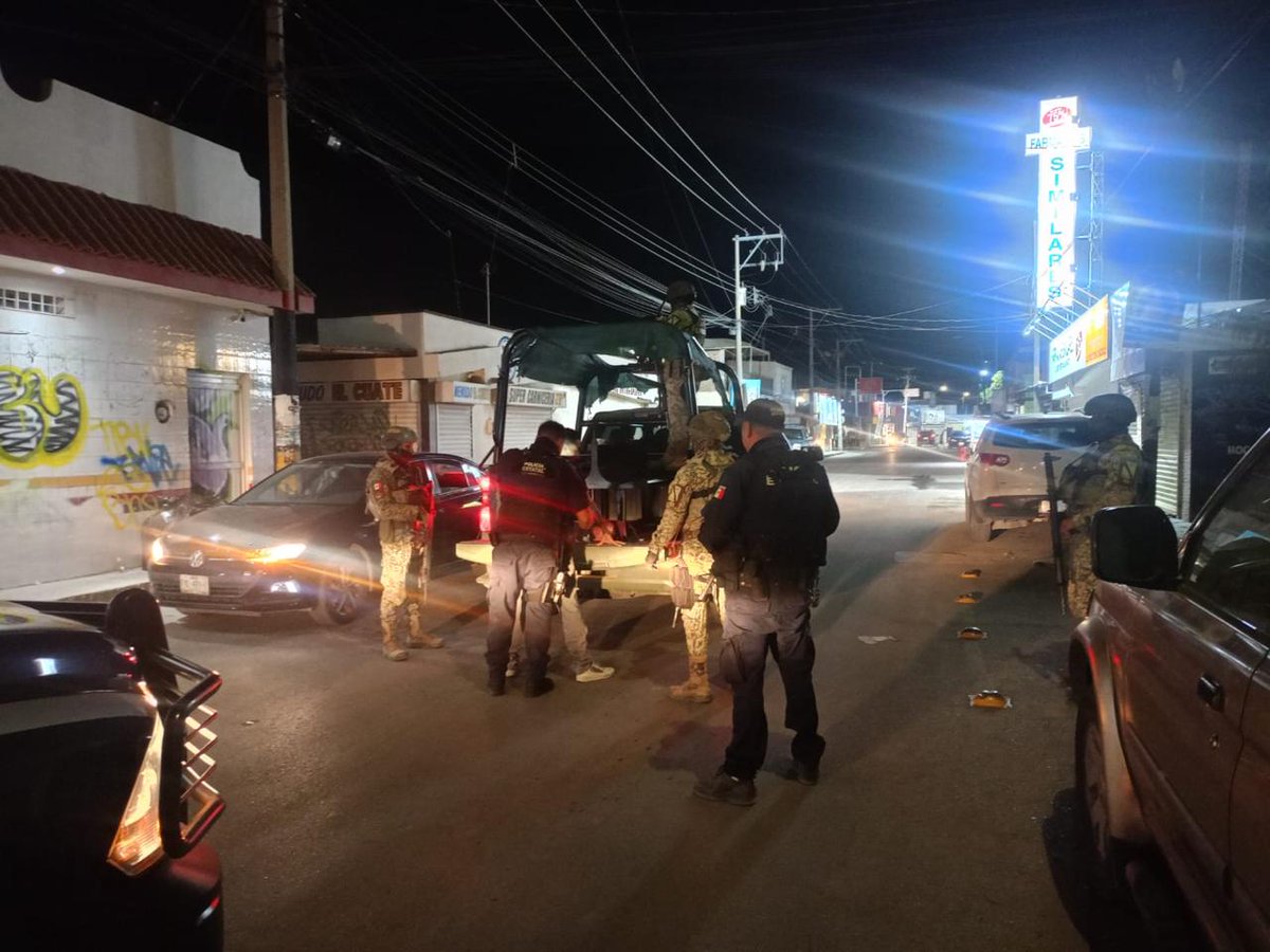 sspdgo's tweet image. #DurangoRenace Mantienen seguro el Centro Histórico de Dgo., con recorridos de prevención y vigilancia las 24 hrs del día, por parte de distintas agrupaciones de la Policía Estatal, para beneficio y tranquilidad de los duranguenses y visitantes. #SSPDgo