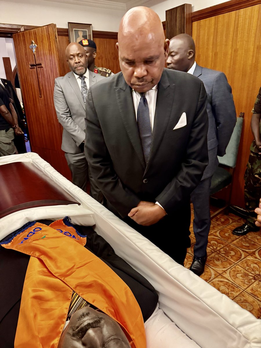 makaumutua's tweet photo. Unbelievable.  Kenya’s greatest democrat has rested.  Fare thee well, Baba💔 @paulachar https://t.co/eQ3x0MWV3J