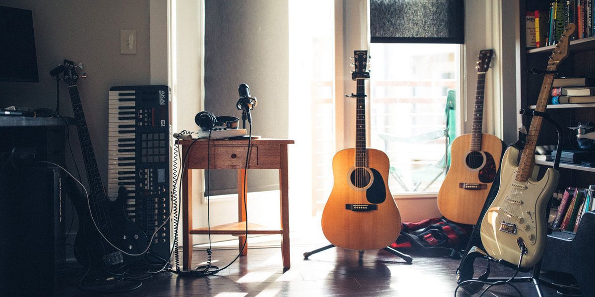 Musicians don’t retire their gear, they just pass it on to its next story.

At reSound, we’ve seen everything from Stratocasters with pub-gig battle scars to synths that survived the 90s rave era. every piece still has a sound left

#MusicCommunity #CircularEconomy #Musician