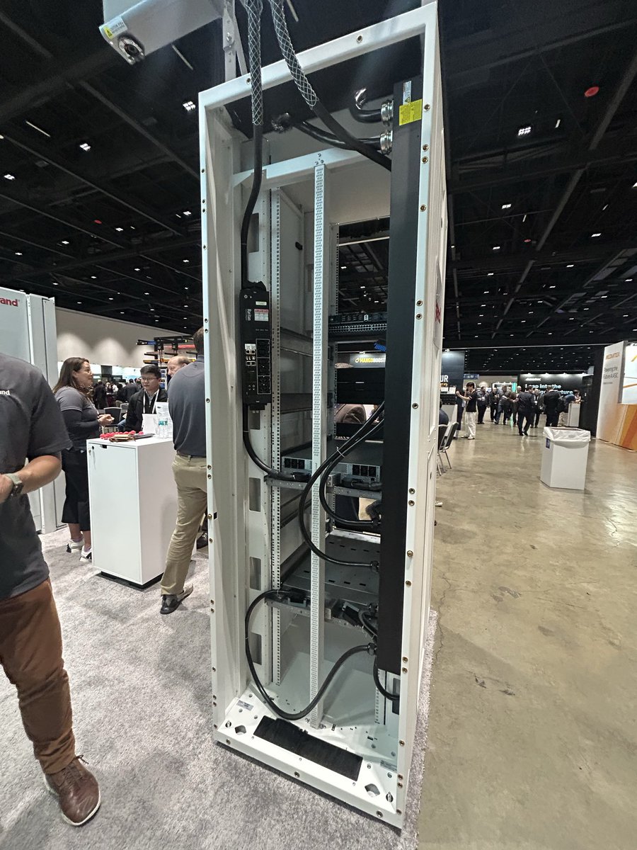 StanTechAddict's tweet image. OCP MGX (NVL72) compatible rack from LeGrand 🇫🇷