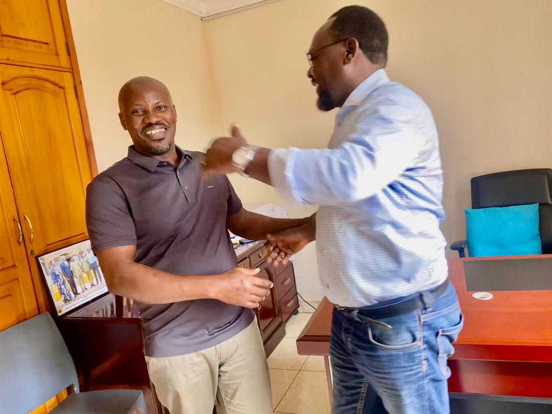 Had an inspiring courtesy call with Garindwa Amos of KB4 Private Investigations! His warm embrace and dedication to justice left a lasting impression. Impressed by how KB4 complements the police's efforts in fighting criminality, making our communities safer! 💡#SecuritySorted
