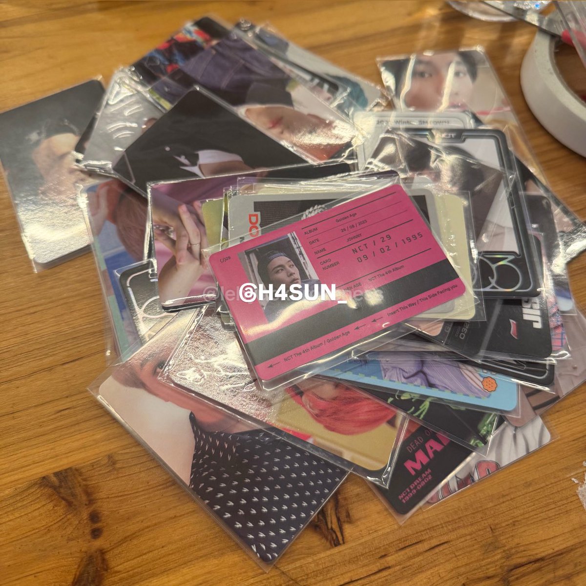 H4SUN_'s tweet photo. TDS4 in SG FANSUPPORT

date: 19 october (DAY 2)
time &amp; location: TBC (will update in our telegram channel!)

FREE nct official photocards!
fcfs, will be given out randomly

follow the steps in the replies to claim!

#TDS4inSG #TDS4inSINGAPORE
#NCTDREAM_THEDREAMSHOW4_SINGAPORE https://t.co/dsOWOMvoq0