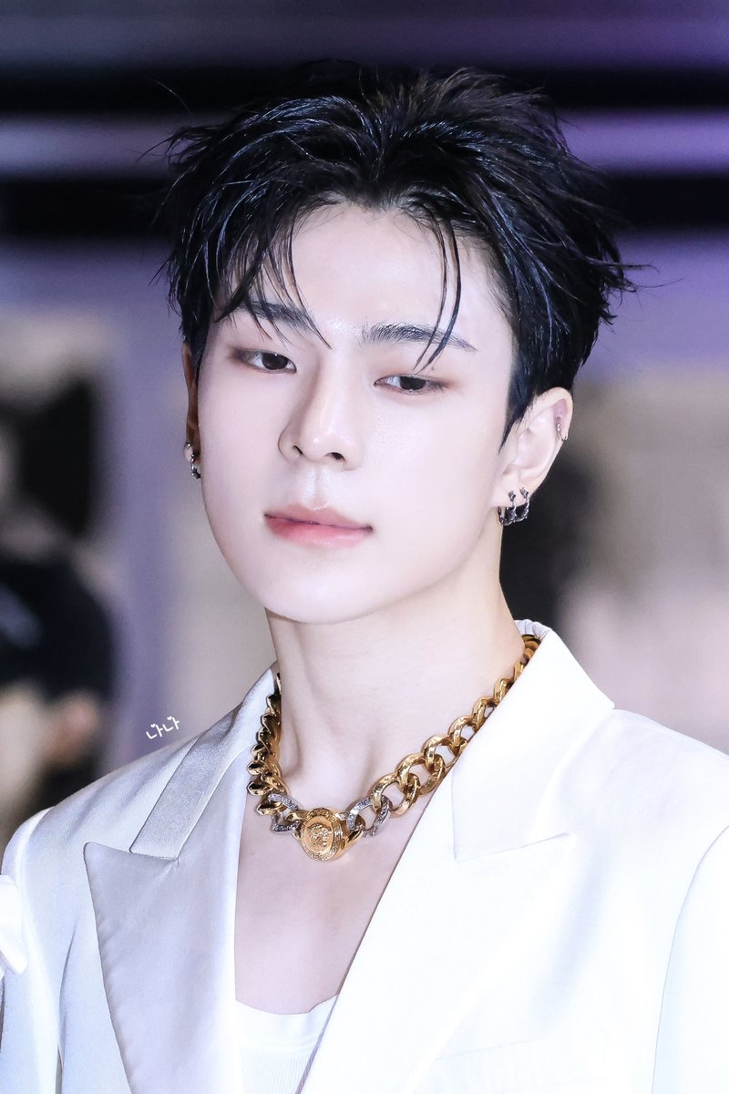 251016 HQ

#김준민 #KIMJUNMIN
#ジュンミン
#金俊民
#휘브 #WHIB