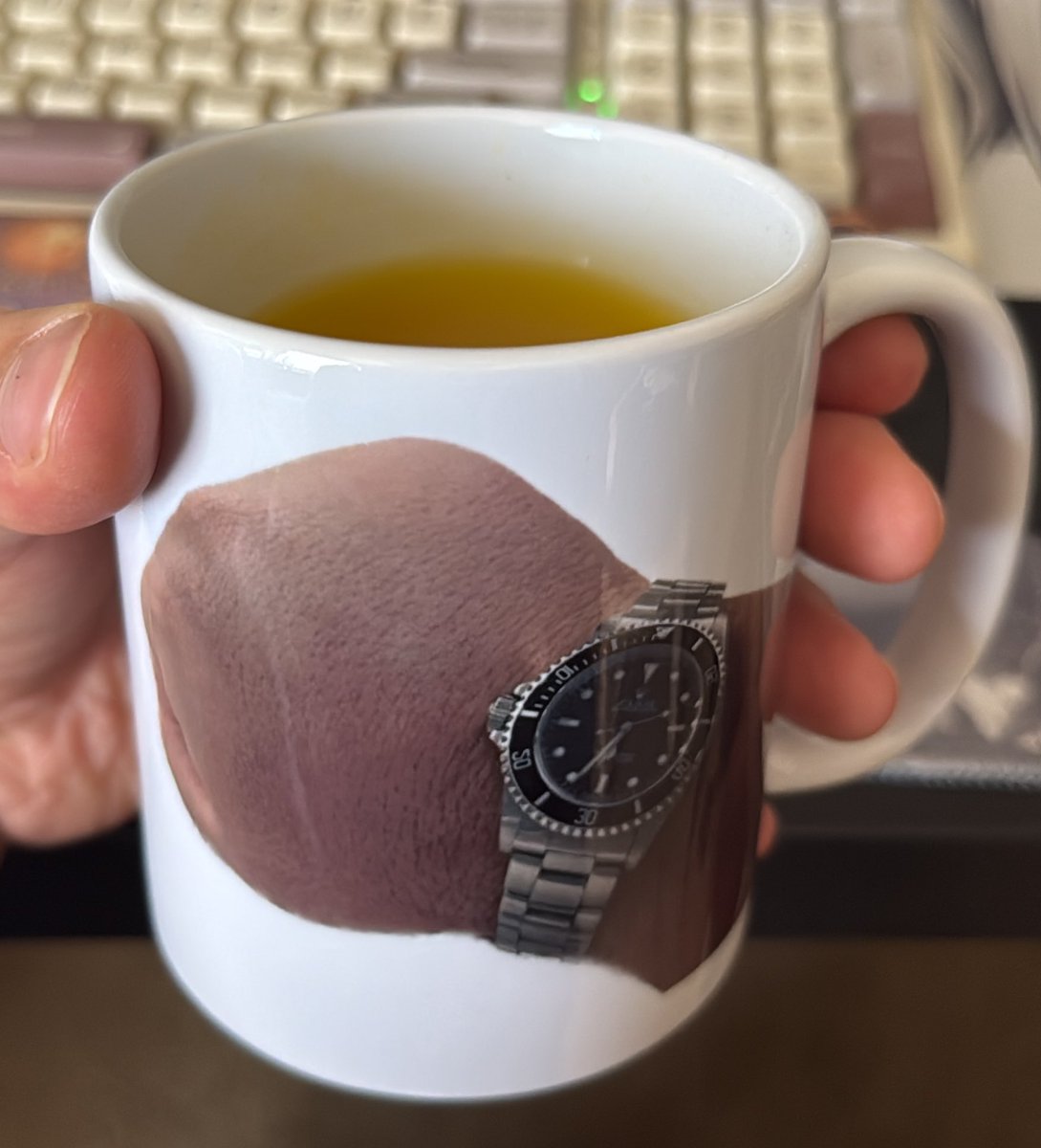 superwhitetuna0's tweet image. Drinking hot piss out of a @djcows cup
