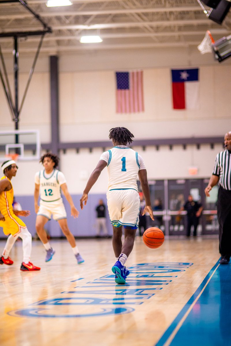 South MADE HSA Watchlist

2028 5'10 G Kevin "Tre" Green (Almeta Crawford)

Quick, shifty, explosive guard. Effective scoring from all three levels. Disruptive perimeter defender.