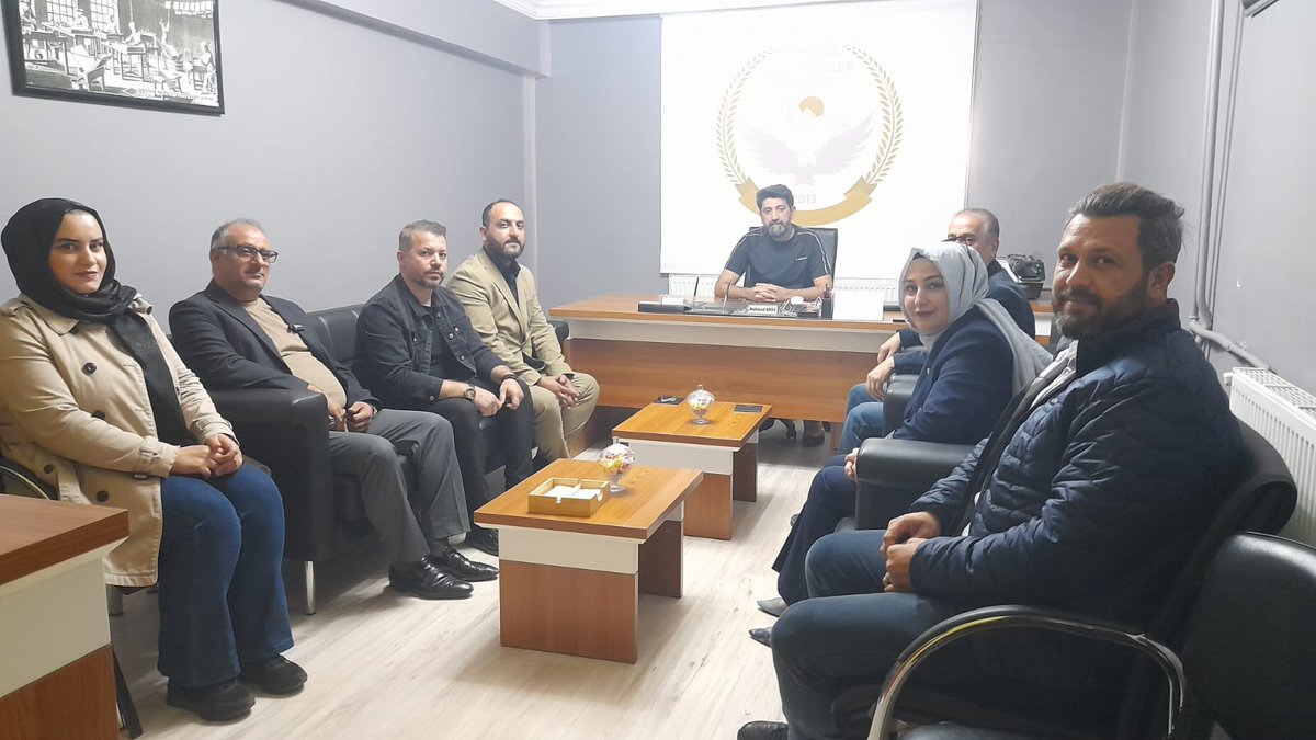 Dernek Yönetim Kurulu Başkanımız Osman Topluk, Kadın Komisyon Başkanımız Çilem Bozkuş, Sağlık Komisyon Başkanımız Yüksel Solmaz, Dernek Başkan Yardımcımız Ömer Yılmaz, Engelli Komısyon Başkanımiz Hidayet Becerikli 
Yurt Dışı İlişkiler Başkanımız Özlem Tekin, Yönetim Kurulu Üyemiz