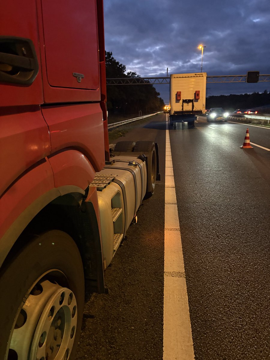 Weginspecteur Robert tweet media