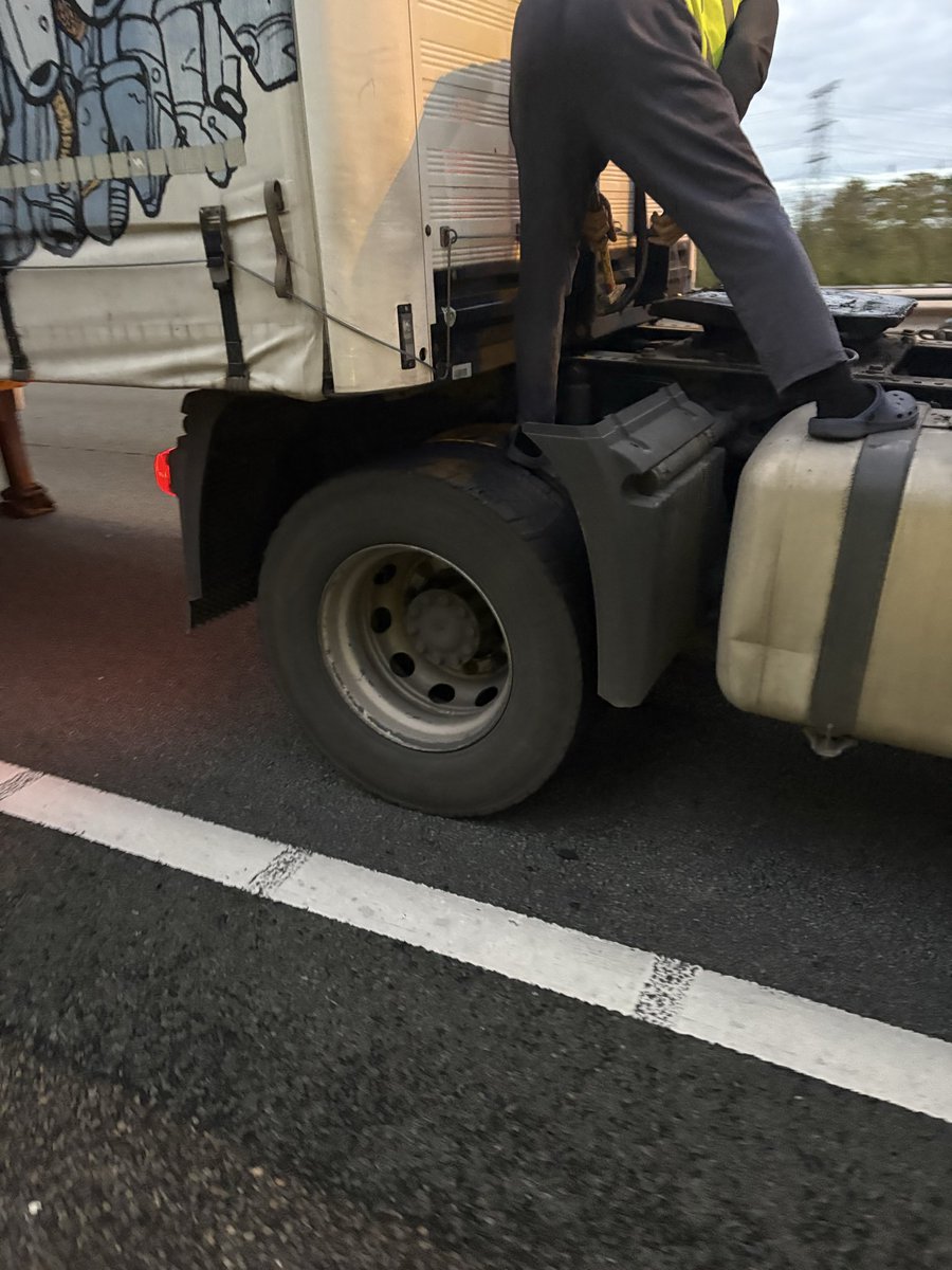 Weginspecteur Robert tweet media