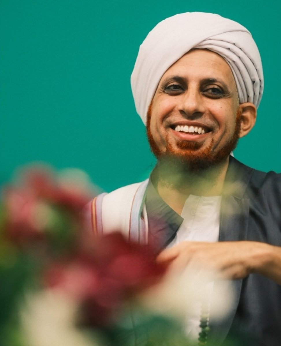 If you have difficulty at work/home/your studies/in any aspect of your life. You will find the solution in the Messenger of Allah (salla-llahu alayhi wasalam)

So return to him! Be closer to Allah through RasoolAllah. You will resolve all your problems

Habib Muhammad Al Aydarus