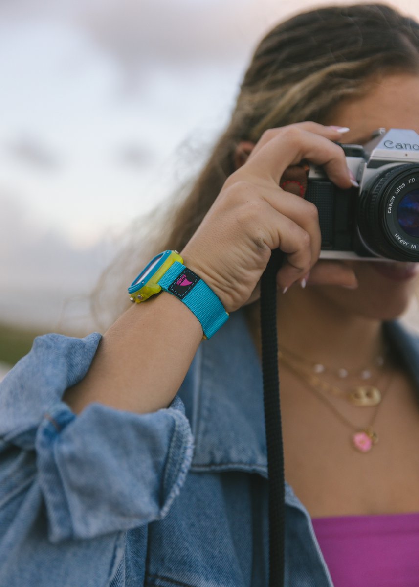 freestyle_watch's tweet photo. Signature 90s neon by day. Glow-in-the-dark by night πβ‘Β #SharkWatch Lantern Shark is pure retro energy βΒ #FreestyleWatches
#RetroVibes #90sEnergy #GlowInTheDark #SharkWatchCrew #ColorPopStyle #SurfAndStreet https://t.co/8S9LsV6Nn9 https://t.co/iPXBXzpZ0A