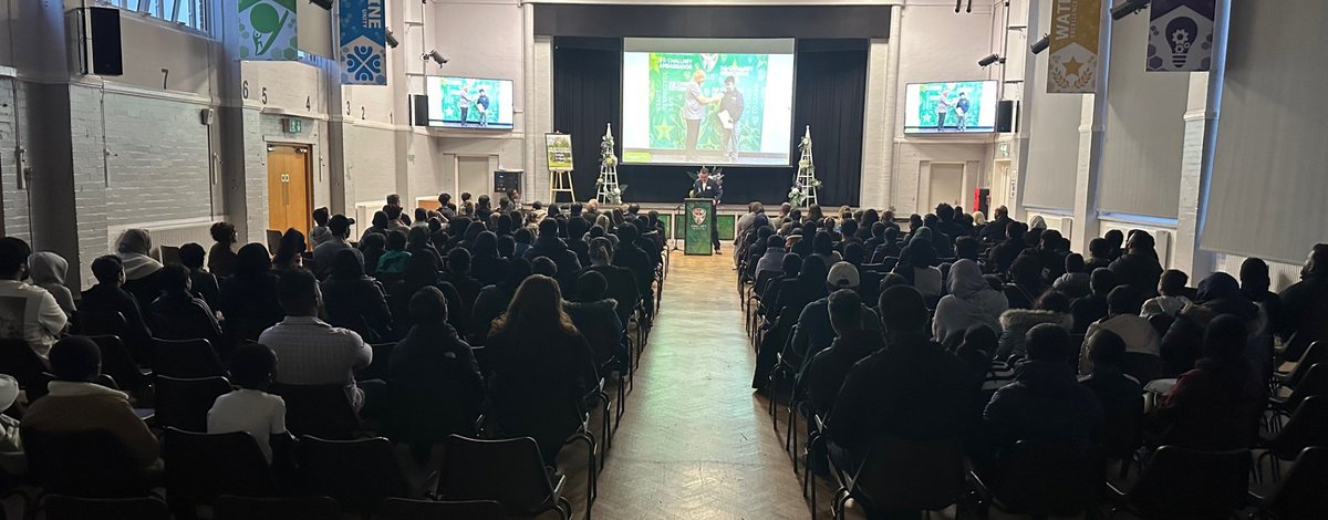 Head Teacher Mr Mailer is sharing his vision for our school with visiting families. Leadership that inspires excellence - both in and out of the classroom! #HeadteacherTalk #ChallneyExcellence