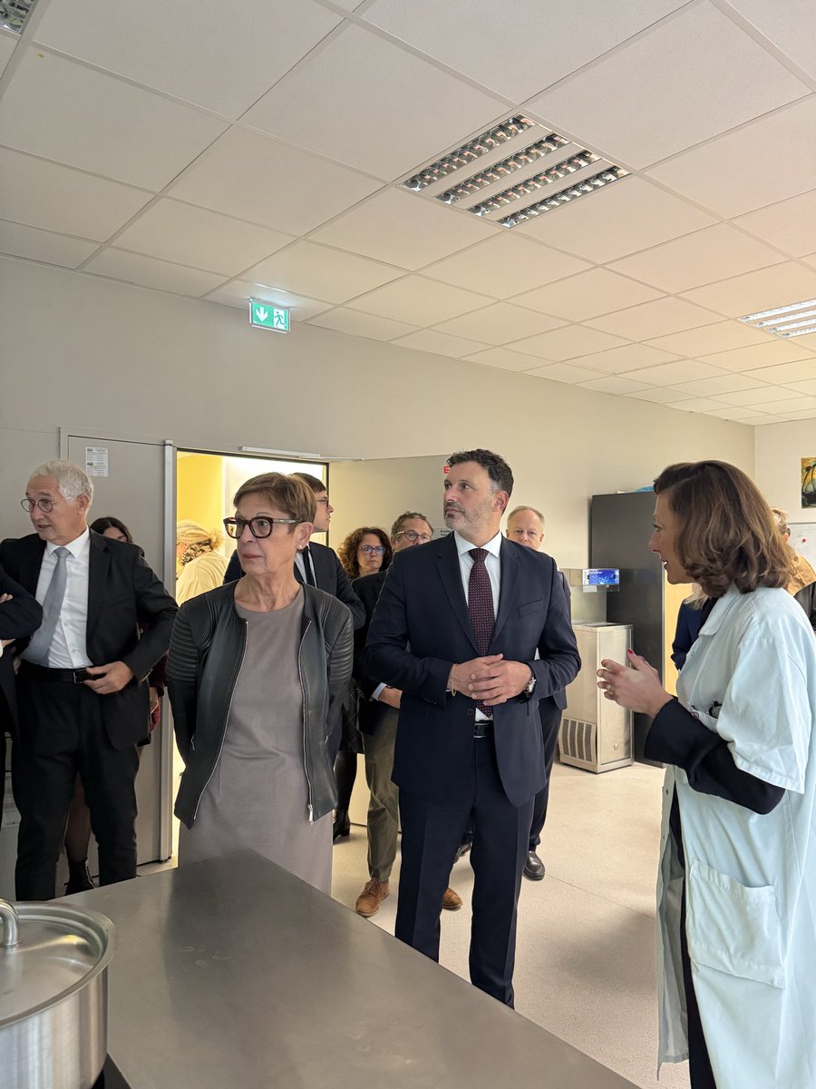 Visite ce matin du Centre Spécialisé Obésité de l’hôpital <a href="/HopPitieSalpe/">Hôpital Pitié-Salpêtrière AP-HP</a> 

Merci aux équipes hospitalières pour leur accueil dans le cadre du PLFSS.
Comme l’OMS, l’Italie, le Portugal, nous devons reconnaître que l’obésité est une maladie et renforcer nos politiques de prévention