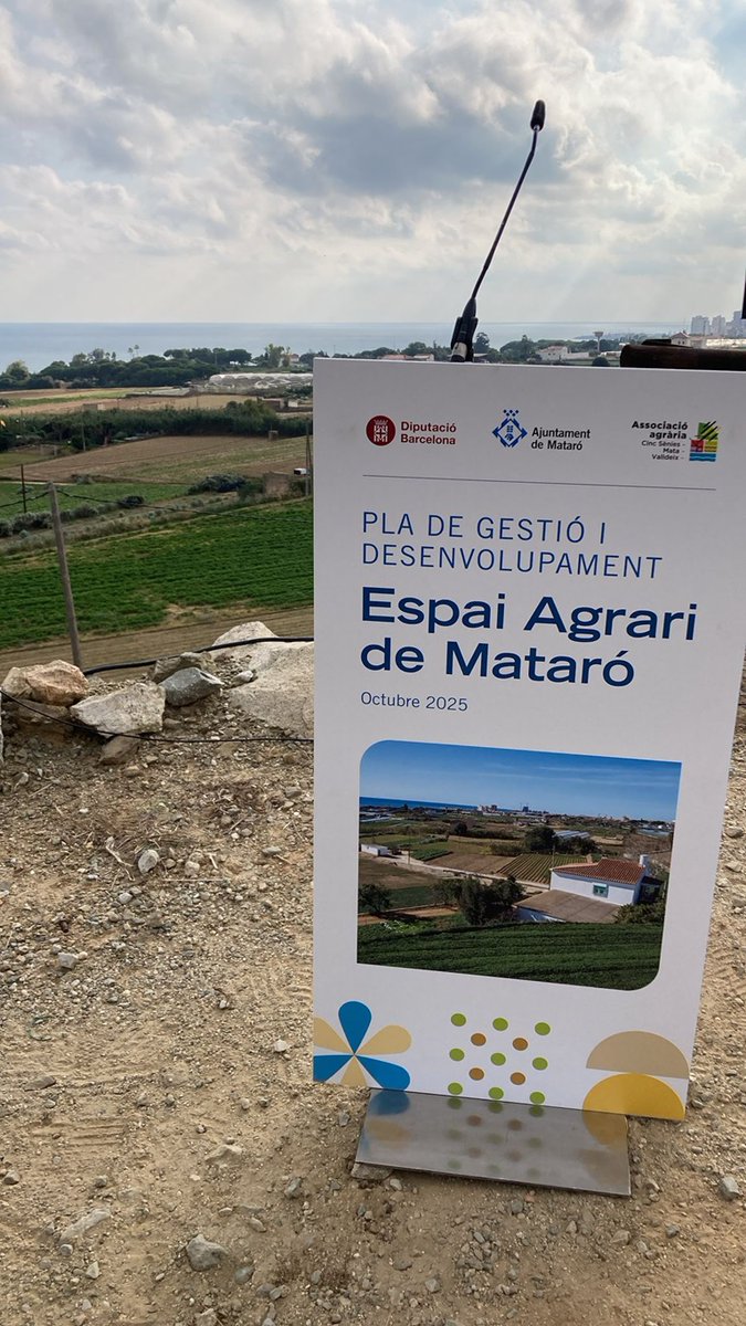 BcnAgraria's tweet image. 🌱Avui, #DiaMundialAlimentació, hem estat a Mataró en la presentació del Pla de Gestió i Desenvolupament de l’Espai Agrari Cinc Sénies-Mata-Valldeix, que compta amb el suport de la @Diba🌾
Demà en donarem tots els detalls👀
#BCNAgrària
