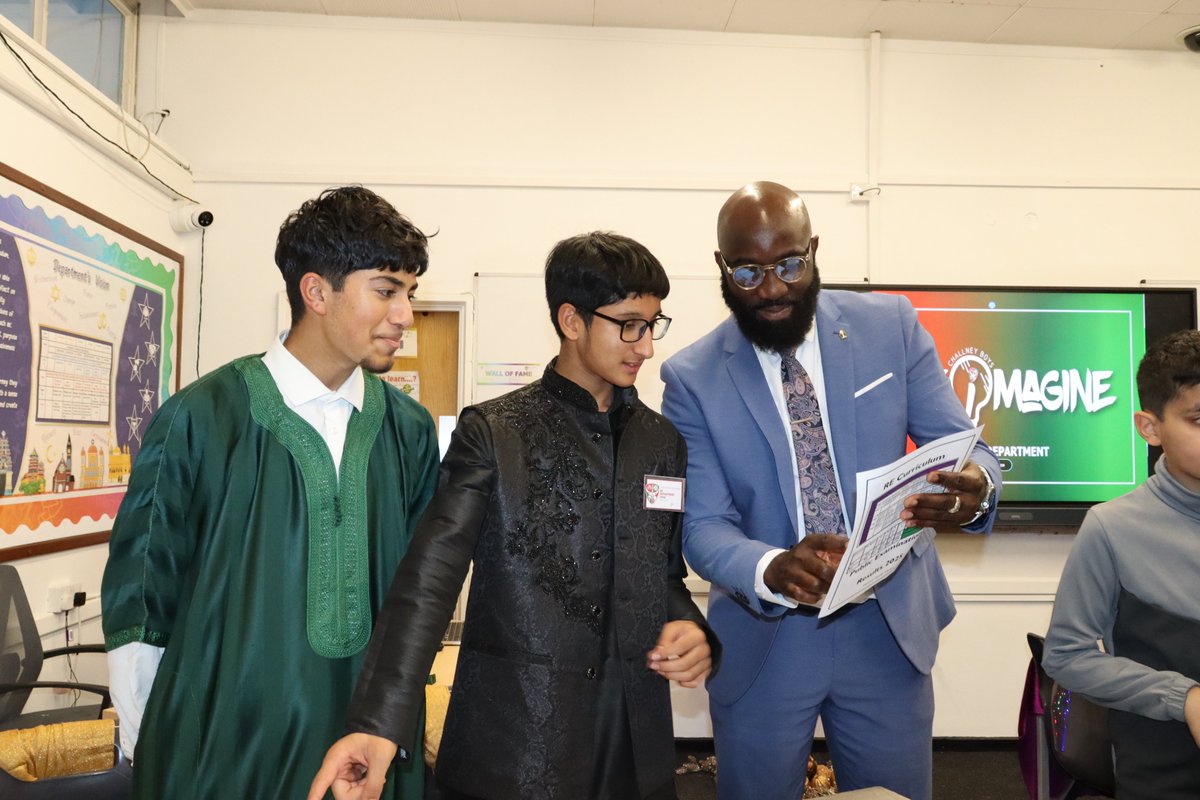 ChallneyBoys's tweet photo. Our students are beyond proud to show their school in action! From sports to science, art to history, we are showcasing what makes our school a great place for boys to learn, grow and succeed. #StudentSuccess #ProudToBeChallney https://t.co/bJdXuVkxO5