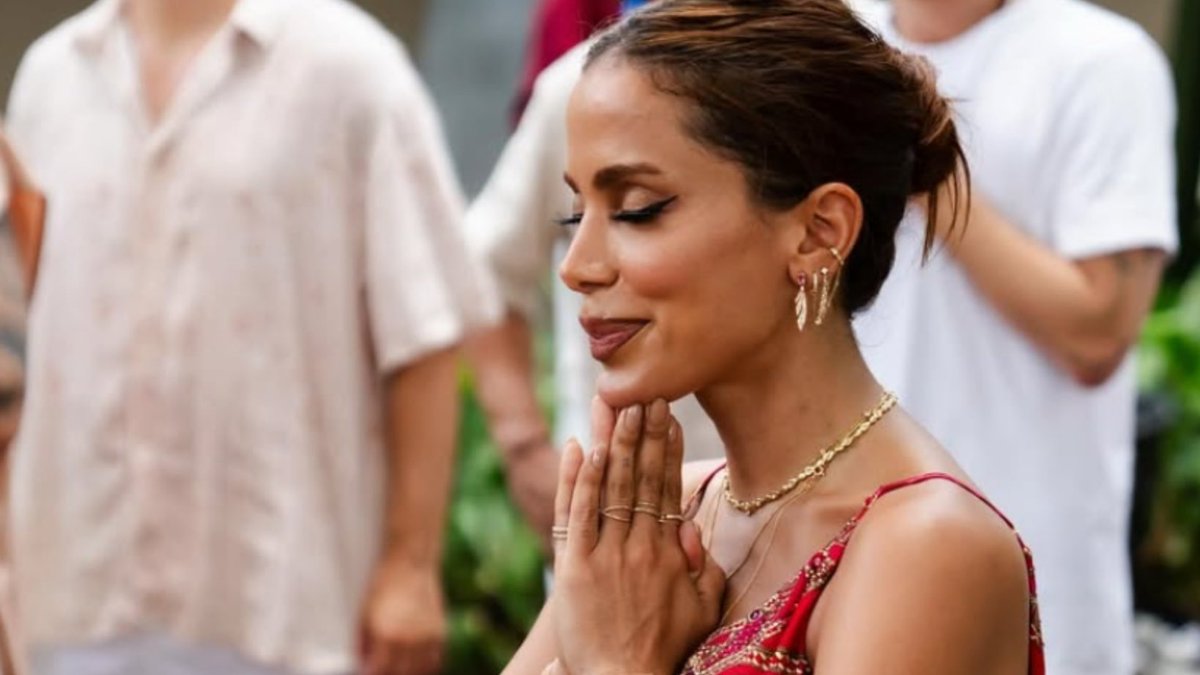 jojonathanmatt's tweet image. sentindo que a Anitta tá a um passo de lançar o Ray Of Light dela