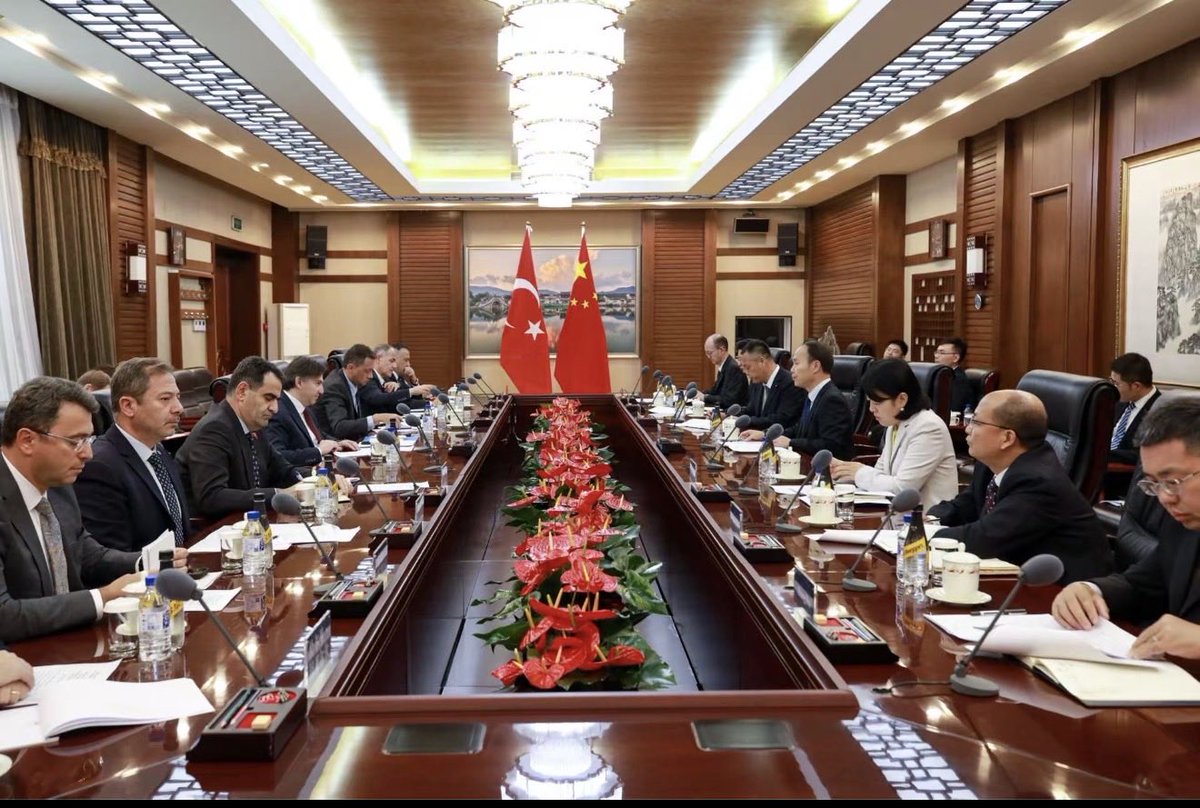 Pekin’de Türkiye ve Çin Tarım Yürütme Komitesini Bakan Yardımcımız Sn Dr Ahmet Bağcı ve Çin Bakan Yard  Sn Dr Zhang Zhili eş-başkanlıklarında gerçekleştirdik. Başta ArGe, Sulama, Islah, Balıkçılık ve Tarımda Yapay Zeka konularında işbirliği iki ülkenin üretimine de güç verecektir