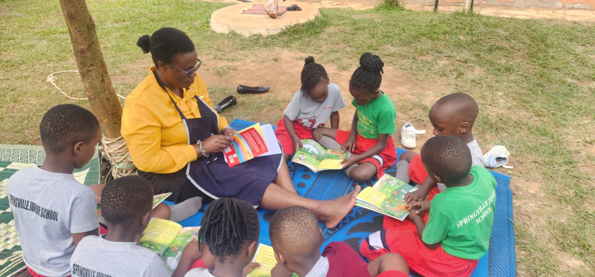 Springvillejr's tweet image. 📖 *P1 learners diving into storybooks — sparking imagination and a love for reading at Springville Junior School!* 🌟