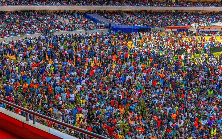 Baba continues to unite Kenyan.He has always believed in this and prosperity of this nation and he shall endeavor hold his wishes.

#FarewellBaba 🇰🇪 #railaodinga 
📸 Courtesy photos