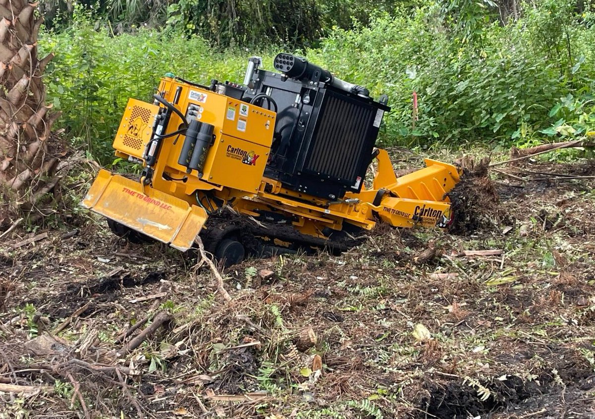 rootforcegrind's tweet image. My buddy, Time to Grind of Florida, had a rough morning!   Another grinder  Greene Machine Stump grinding) came and helped him get it out.  Good stuff.
