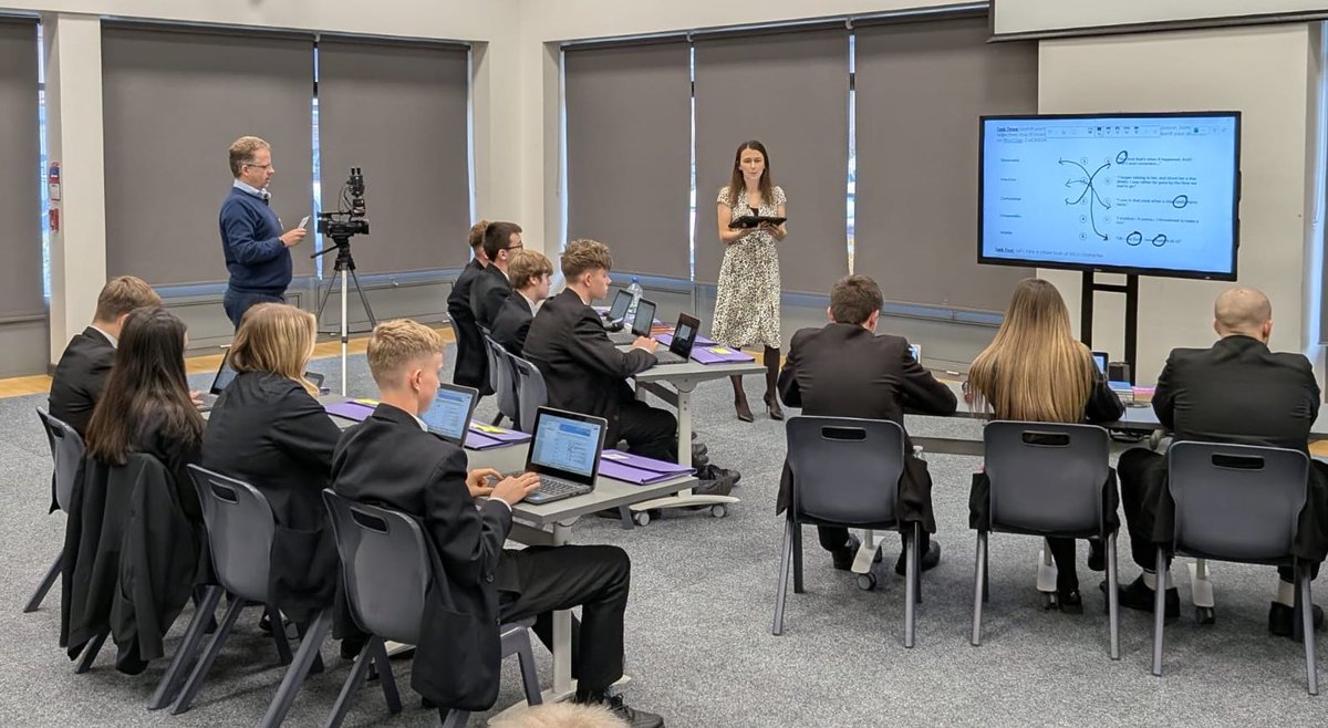 PhillipHedger's tweet image. Huge thanks to @Paul_A_Edge, @Leeasmall, @bobusher, @ty_goddard & everyone at @ribbweb, @EdTechUKHQ & @LGfL for an inspiring day of collaboration & innovation. 👏
