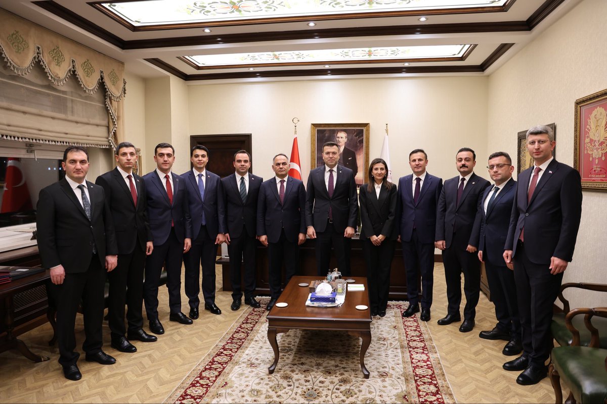 Sayın Cumhurbaşkanımızın onurlandırdığı 110. Dönem Kaymakamlık Kursu Kura Töreniyle görev yerleri belli olan meslektaşlarımızı tebrik eder, yeni görev yerlerinde ‘kimsesizlerin kimsesi’ olma misyonunu hiçbir zaman unutmamaları temennisiyle huzur, başarı ve mutluluklar dilerim.