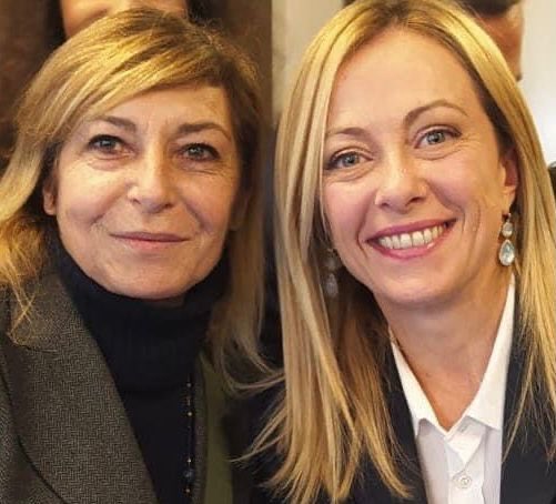 #Landini chiama “cortigiana” <a href="/GiorgiaMeloni/">Giorgia Meloni</a>.
Un’offesa sessista contro una donna e un’istituzione della Repubblica. 
È questa la coerenza di chi dice di difendere i diritti delle donne?
Ogni volta che insultano lei, insultano tutte noi.