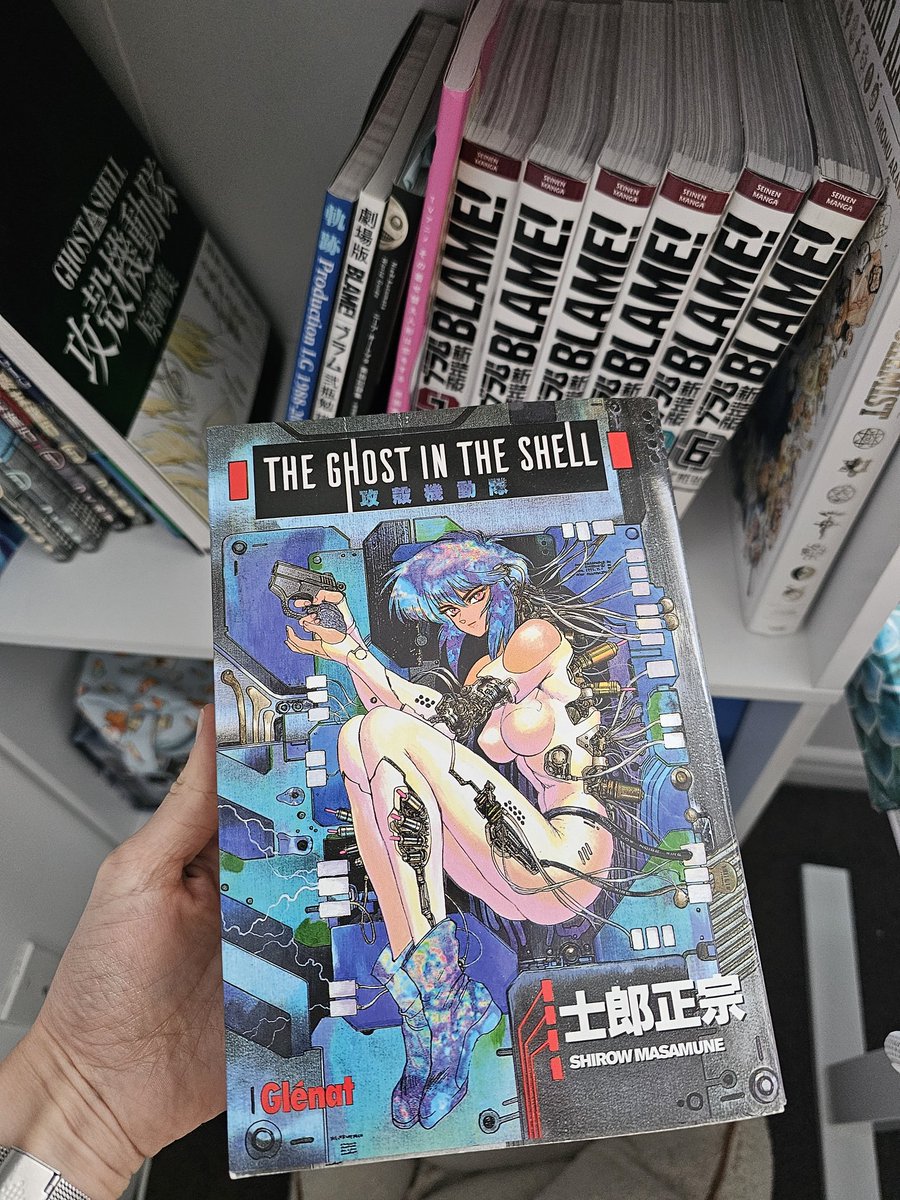 I AM SO GETTING HER 😍
The figure was only available to preorder in person at a Masamune Shirow exhibition in Japan until now!
I want to cosplay this version so bad, the figure is based on the first cover of the original GITS manga which I coincidentally been rereading lately! https://t.co/DKCVAOQFkG