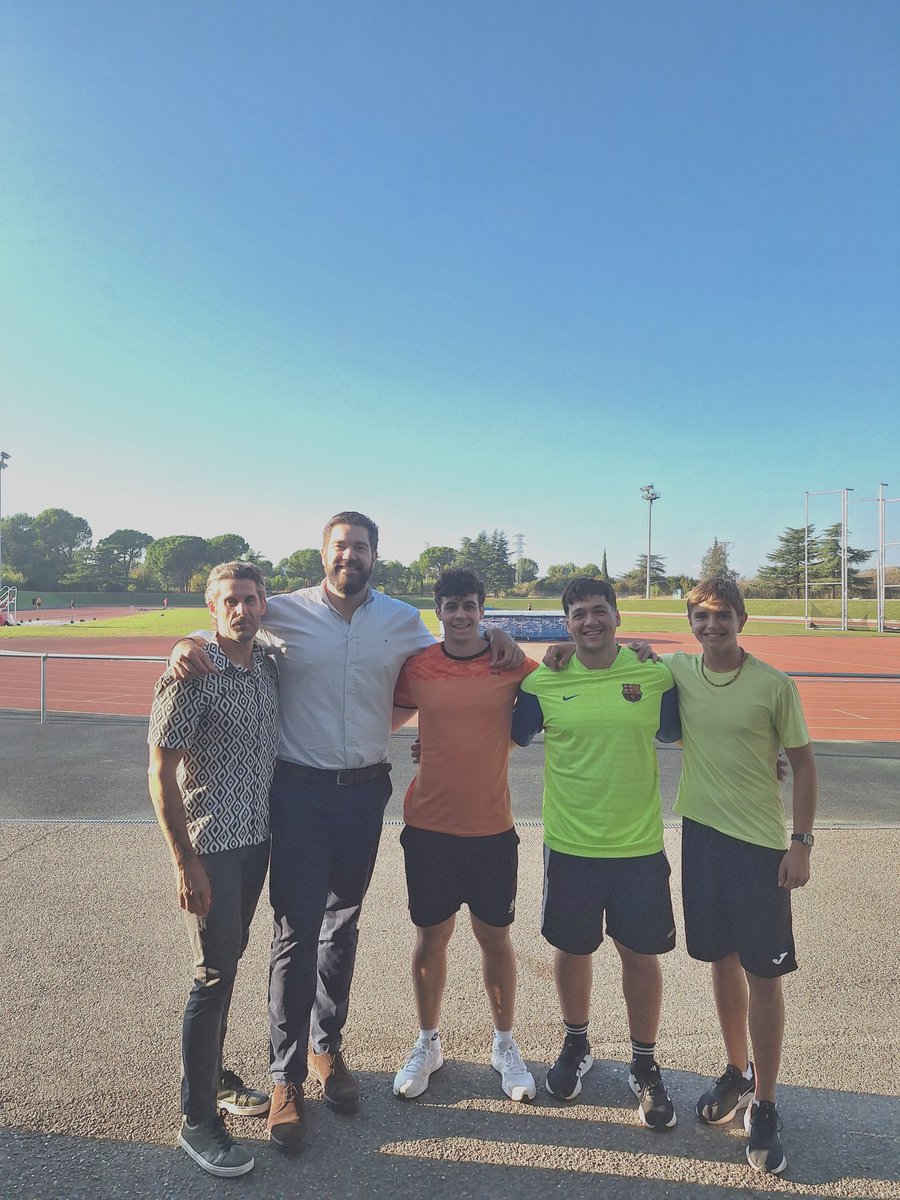 Mulo65's tweet image. Hoy en Lleida hemos recibido la visita de @borjavivas Grandísimo atleta, mejor persona. 🔝💪 Gracias CRACK.