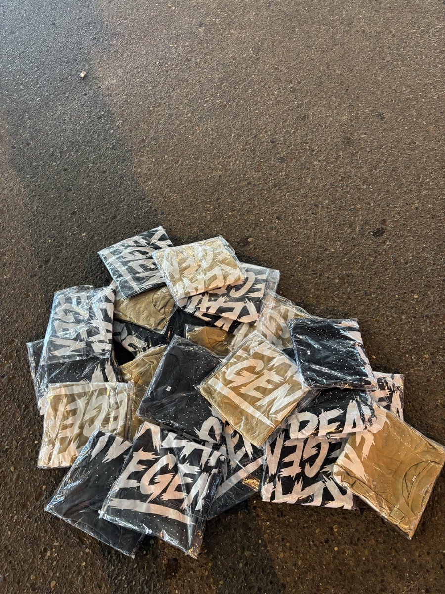legendaryrich3's tweet photo. “REAL LEGEND” OUT NOW DM TO PLACE ORDER S-XXL🤎 https://t.co/R9G7lJnIdN
