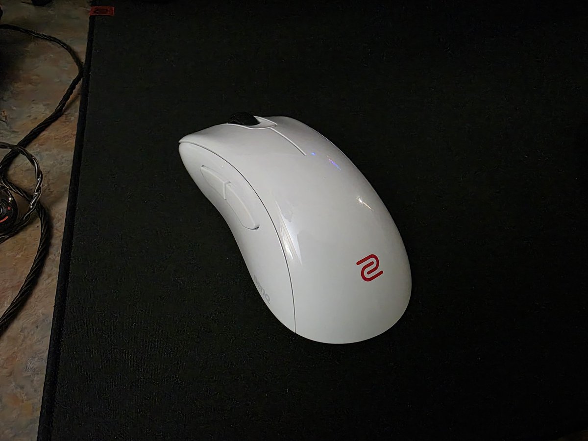 Zowie EC2-DW Glossy White ?