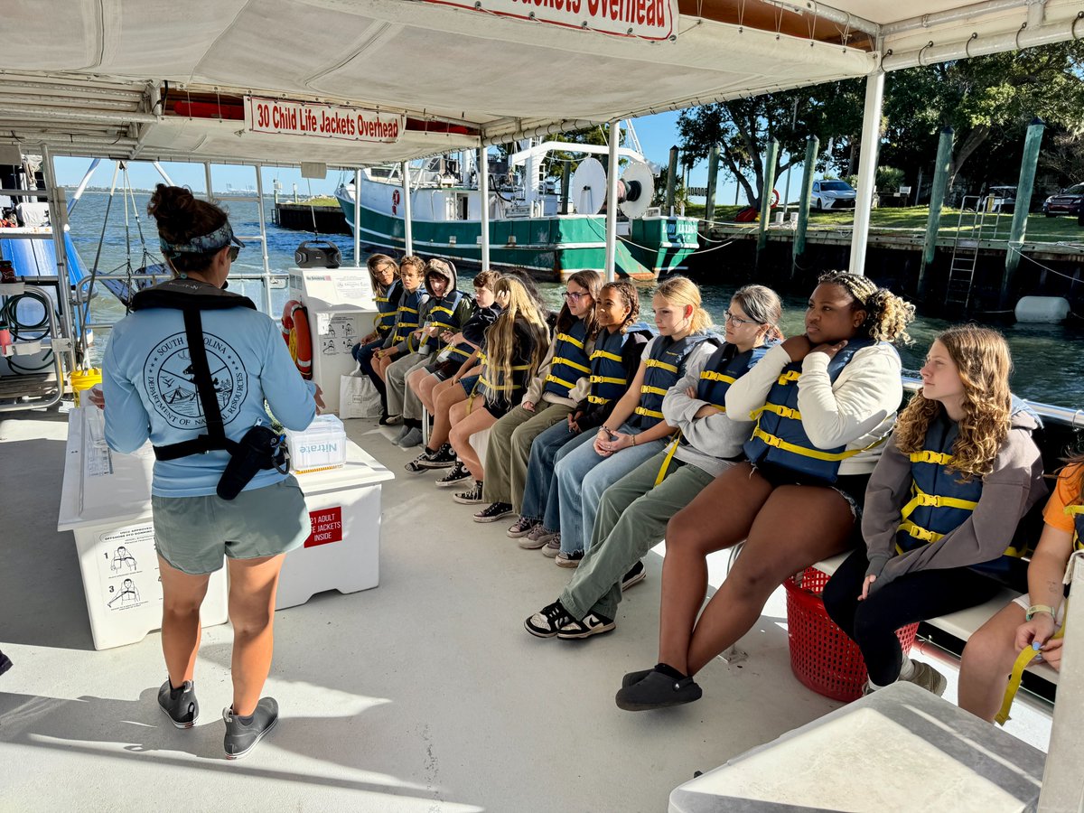 OTWSchalls's tweet photo. From the classroom to the coastline - local students joined us aboard the 45' Discovery for a hands-on lesson in marine life and conservation. We explored, caught and studied local species, and shared a love for our natural resources that will last a lifetime! 🌊🐟 https://t.co/SlIFD3yluJ