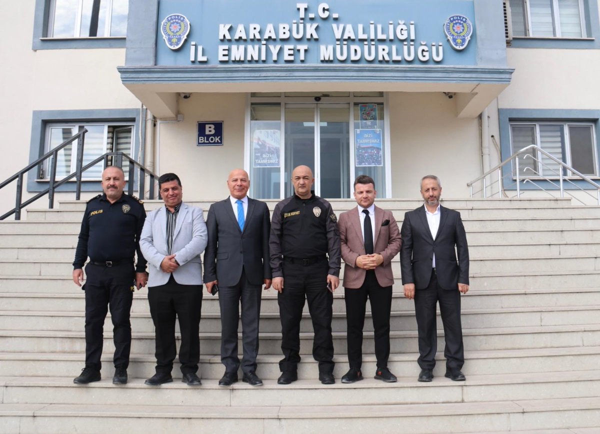 Sn Vali’miz Ayhan Özkan ile birlikte’ Karabük İl Emniyet Müdürümüz Sn Ahmet Canver’i ve Polis Okulu Müdürü Abdülkadir Kazan Müdürümüzü ziyaret ettik. Kıymetli Müdürlerimize Hüsnü kabülleri için sonsuz teşekkür ediyoruz. Rabbimden değerli Müdürümüze muvaffakiyetler diliyorum.