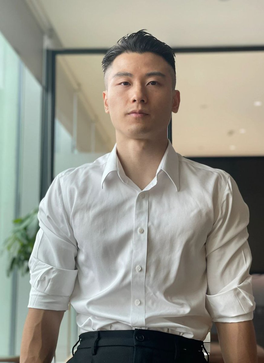 一个在家，你要是敢来，我就敢满足你的骚逼，私信关注认识