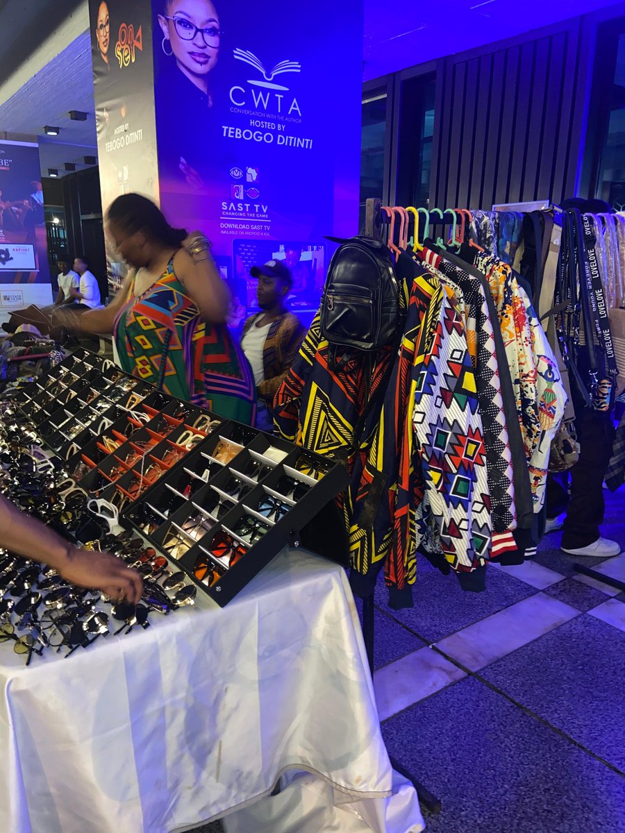 TebelloLeseba's tweet photo. 012 Pretoria, a home full of amazing people and craft. This event encourages artists to network and promote black empowerment.
#Blacklabone
#StateTheatre
#chillsession https://t.co/5GBEFEMkHa