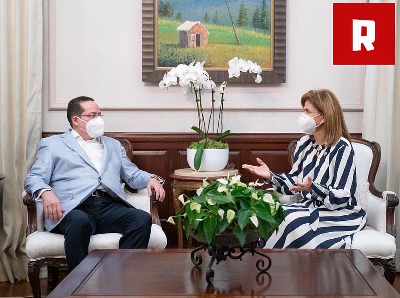 .<a href="/JosePaliza/">Jose Paliza</a>, ¿serán iguales? Diría el narrador Santana Martínez. 🤷🏻‍♀️