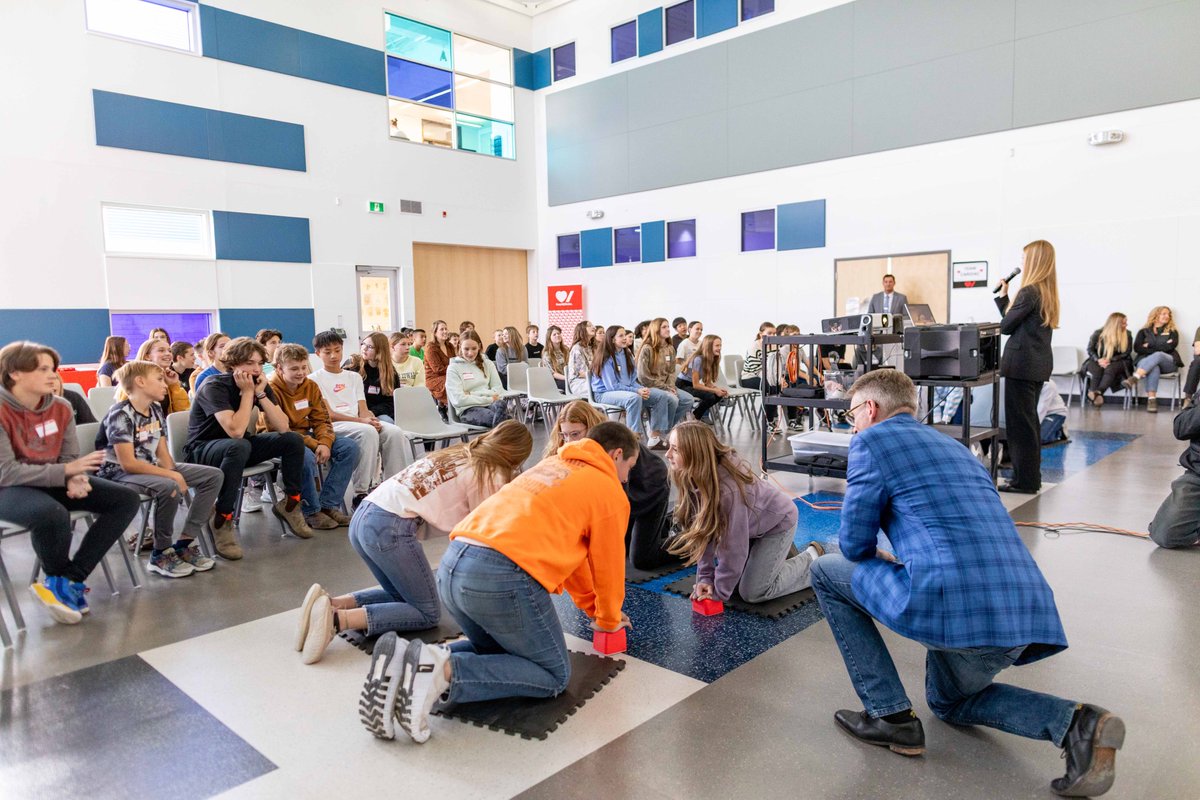 HeartandStroke's tweet photo. For #WorldRestartAHeart Day, Grade 8 students at École Centennial in Swift Current learned CPR &amp; AED skills through Heart &amp; Stroke’s CardiacCrash program. Huge thanks to all of the school champions across SK for helping to build a new generation of lifesavers!
#BeatCardiacArrest https://t.co/Sq9niJHft6