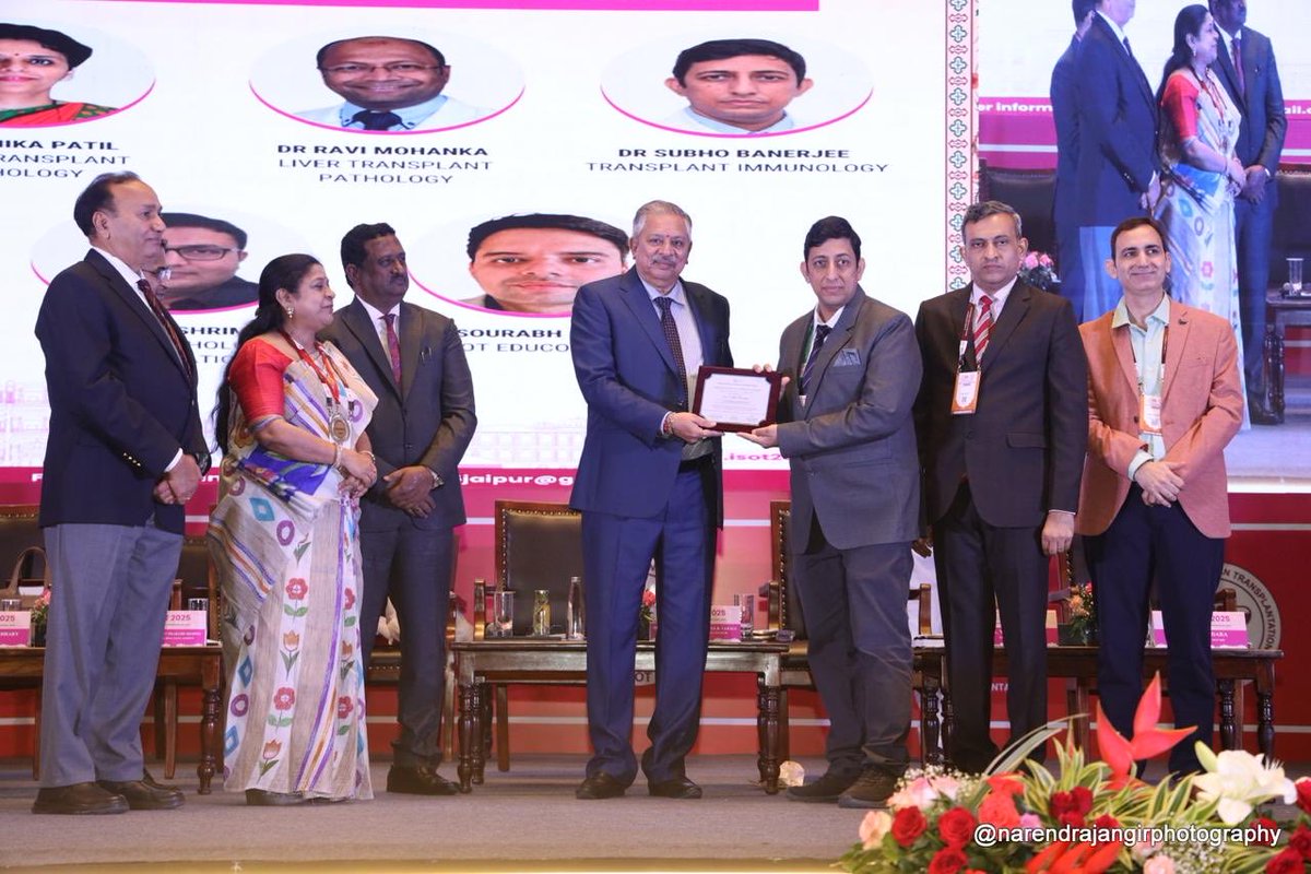 Hon’ble Mr. Sanjeev Prakash Sharma, Chief Justice of Rajasthan ⚖️, presented the Appreciation Award for Transplant Immunology Education to Dr. Subho Banerjee at #ISOT2025 in Jaipur 🌸🏅⁦<a href="/balwani__manish/">Manish Balwani</a>⁩ ⁦<a href="/drsubhobanerjee/">subho banerjee</a>⁩