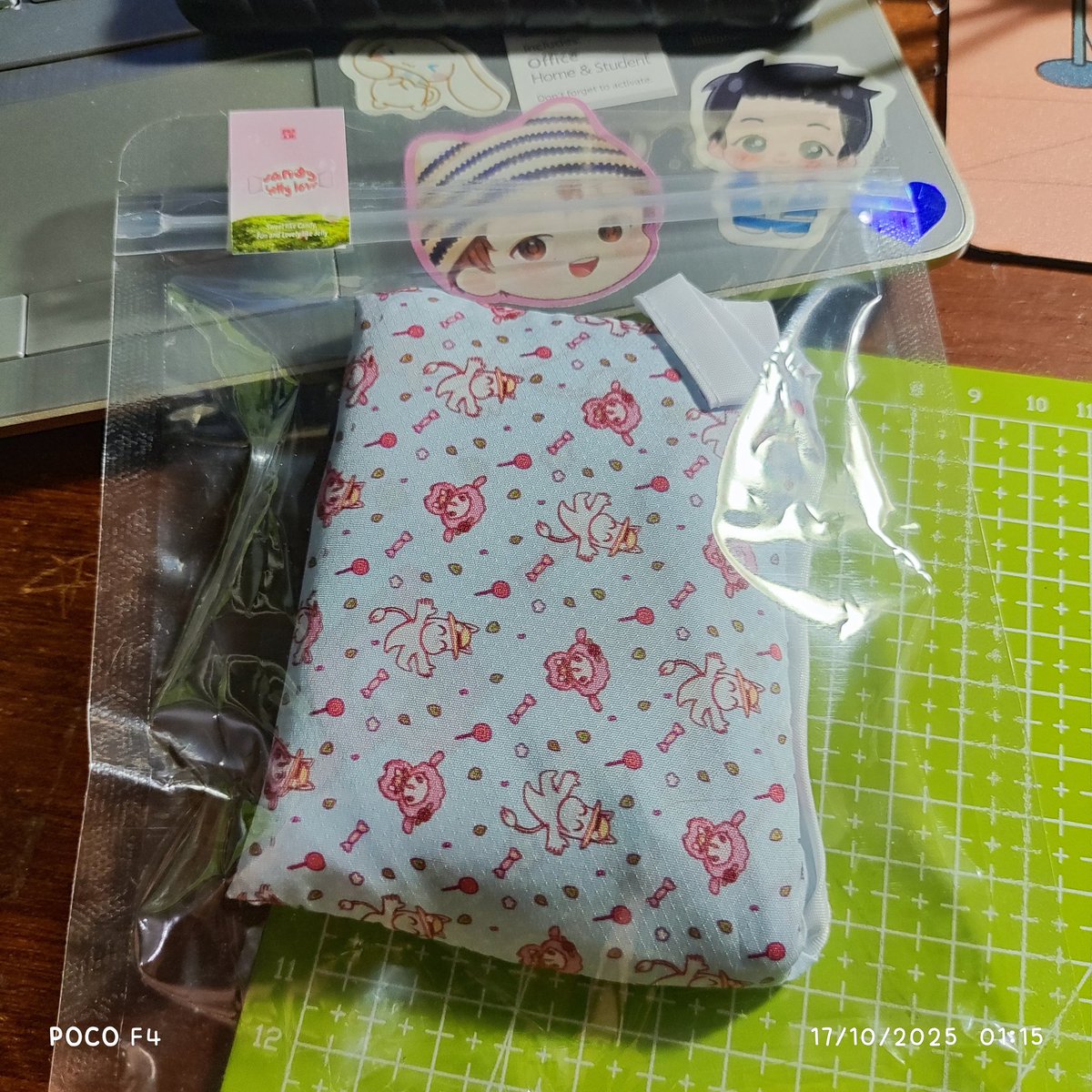 bunny_foxie's tweet image. Kakak admin @323Project_ID tasnya sudah sampai, terima kasih. Lucu sekaliiii 🥹🫶🏻. Ditunggu project selanjutnya yaaaa. Koleksi foldable bagku jadi bertambah 💛.