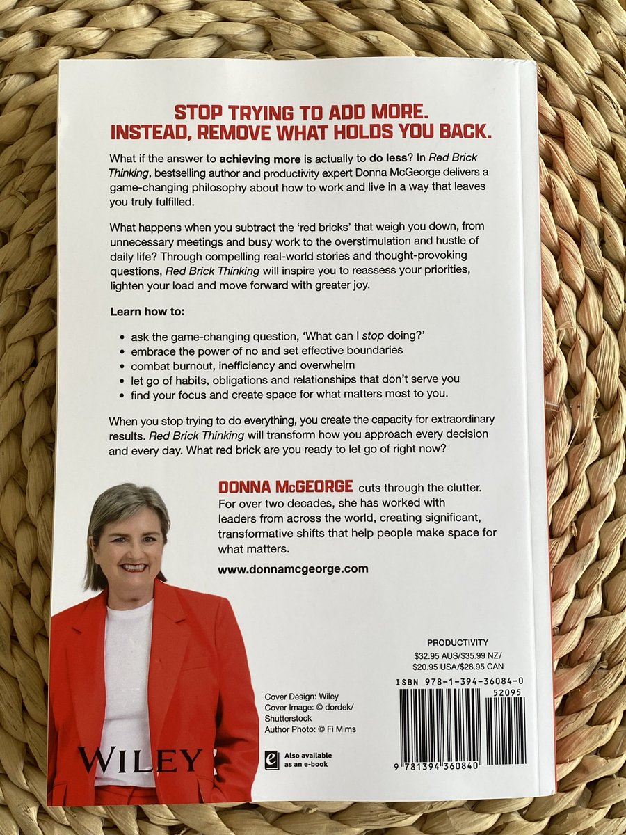 Yellowshelf22's tweet image. Yellow Shelf HQ new #bookalert..

Red brick Thinking ❤️🧱🤔 …. a method for simplifying life &amp;amp; work by intentionally removing what is unnecessary, rather than adding more!

#newbook #bookrecommendation #author 
#books #redbrickthinking #books #BookTwitter