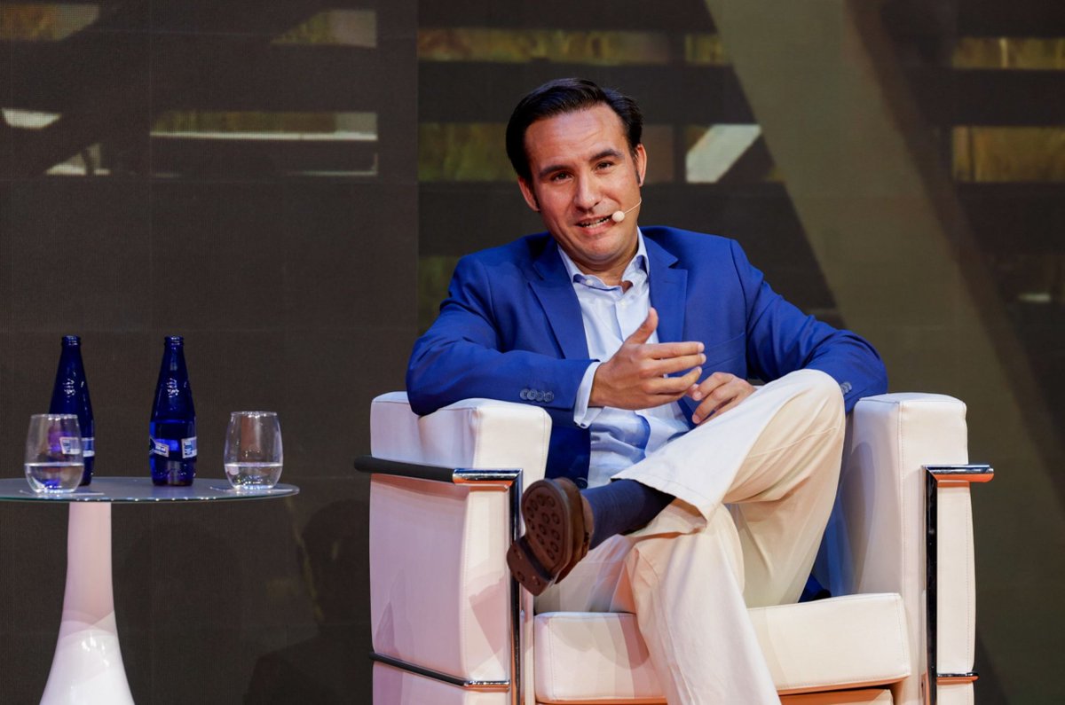 "El almacenamiento detrás de contador puede acelerar la desvinculación entre el precio del gas y el de la electricidad y así contribuir a acelerar la electrificación" #EnergiaAccesible #ForoSolar