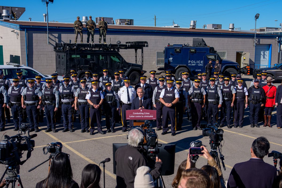 MarkJCarney's tweet image. Strengthening the Criminal Code is one way we’re combatting crime. We also need the people and the resources to enforce the law. 
 
That’s why Canada’s new government is hiring 1,000 more RCMP personnel across the country to keep your community safe.