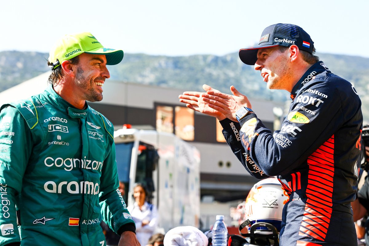 FormulaDirecta's tweet image. 🚨 Fernando Alonso: "Si hay alguien que pueda ganar el Mundial sin ser un McLaren ese es MAX VERSTAPPEN"
#F1 #USGP 🇺🇸