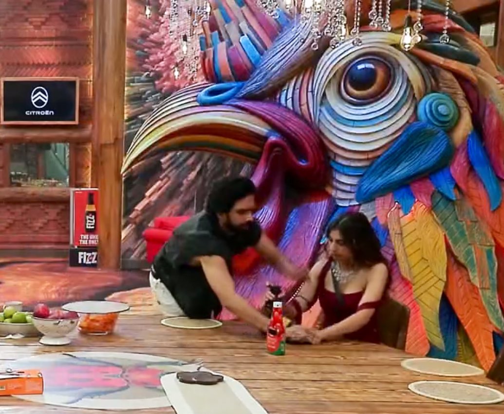 Amaal malik is worst contestant of this season 
Farhana i love you 🥰 
#BiggBoss19 #Farhanabhat