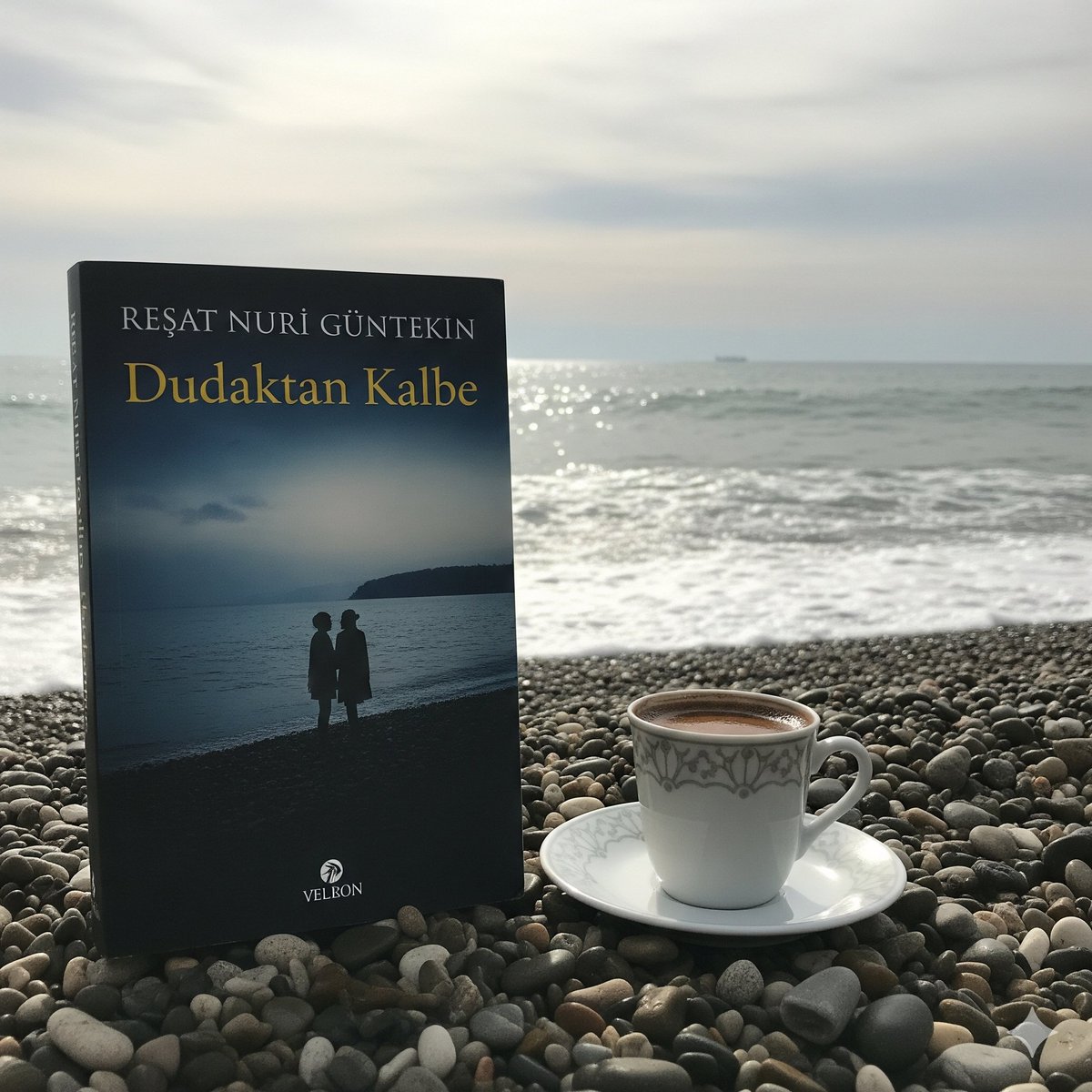 Bazen sevgi, susmakla ve uzak durmakla da kendini gösterir...🌿🍁
#reşatnurigüntekin #dudaktankalbe
#okudumbitti📚