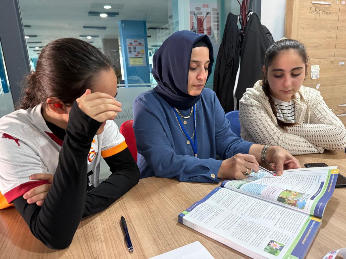 Lgs ve diğer sınıf kademelerimizde etüt ve bireysel derslerle öğrencilerimizi desteklemeye devam ediyoruz. Eksiklerini  tamamlayarak hedeflerine adım adım ilerliyoruz💫 
<a href="/bilkolejleri/">BİL Koleji</a>  
#LGS #etüt #bireyselders