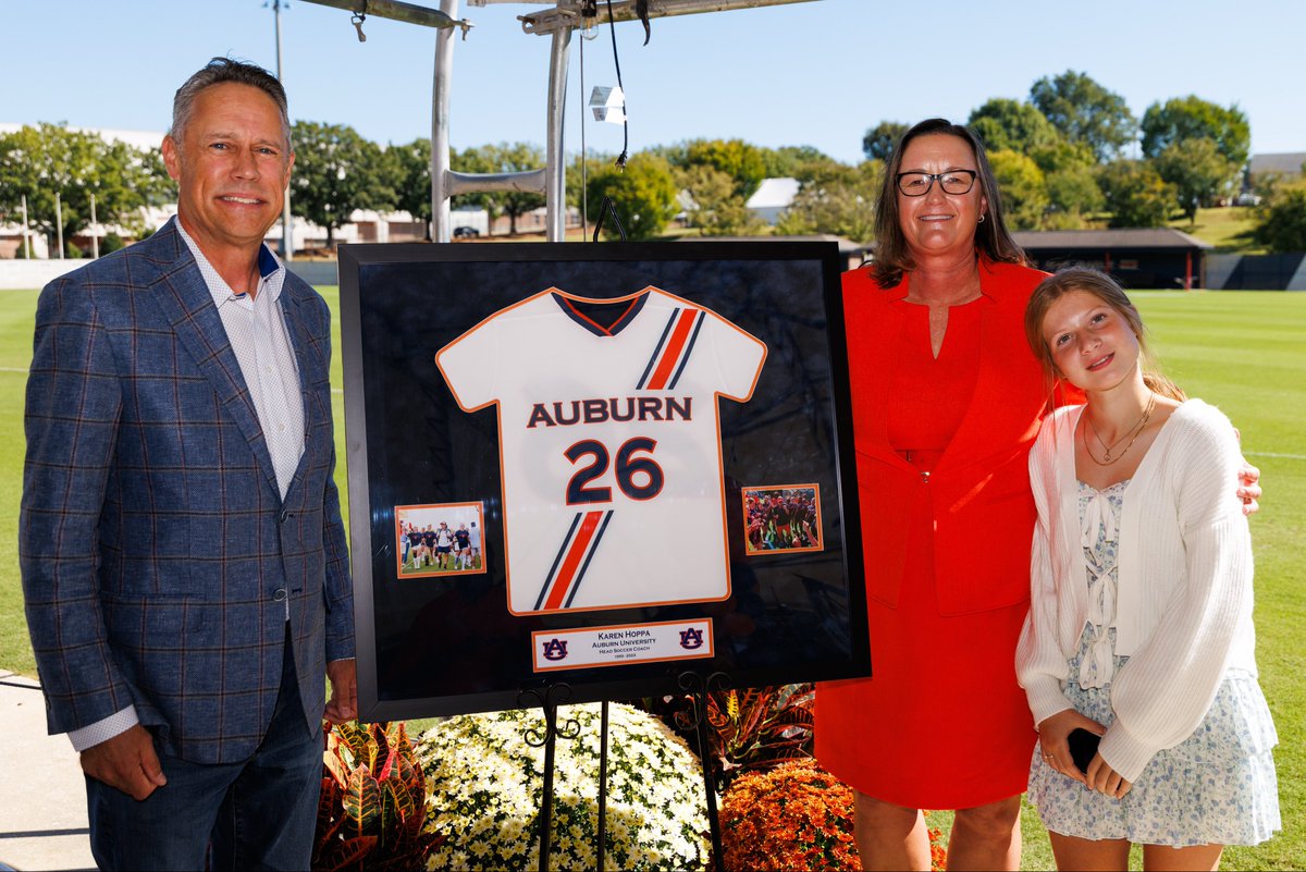 AuburnSoccer's tweet image. The Coach Karen Hoppa Locker Room ✨💕

Dedicated a new and improved space to the woman who paved the way for it to be possible! 

#WarEagle