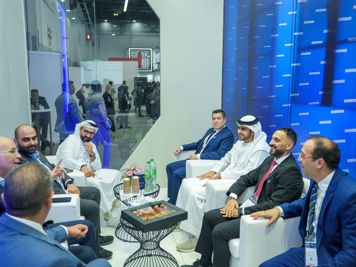 uxe_ai's tweet image. A milestone moment for the #UXE Group at #GITEX Global 2025!

#Emcode Technology LLC (a UXE Group company) has signed a Memorandum of Understanding (MoU) with Dell Technologies to advance Artificial Intelligence (AI) innovation in the UAE.

Read more - uxe.ai/media/news