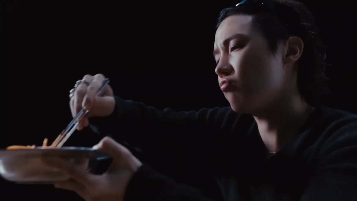 hoseok whenever he has his sunglasses pushed up over his hair awakens something specific in me.. the hot milfery of it all