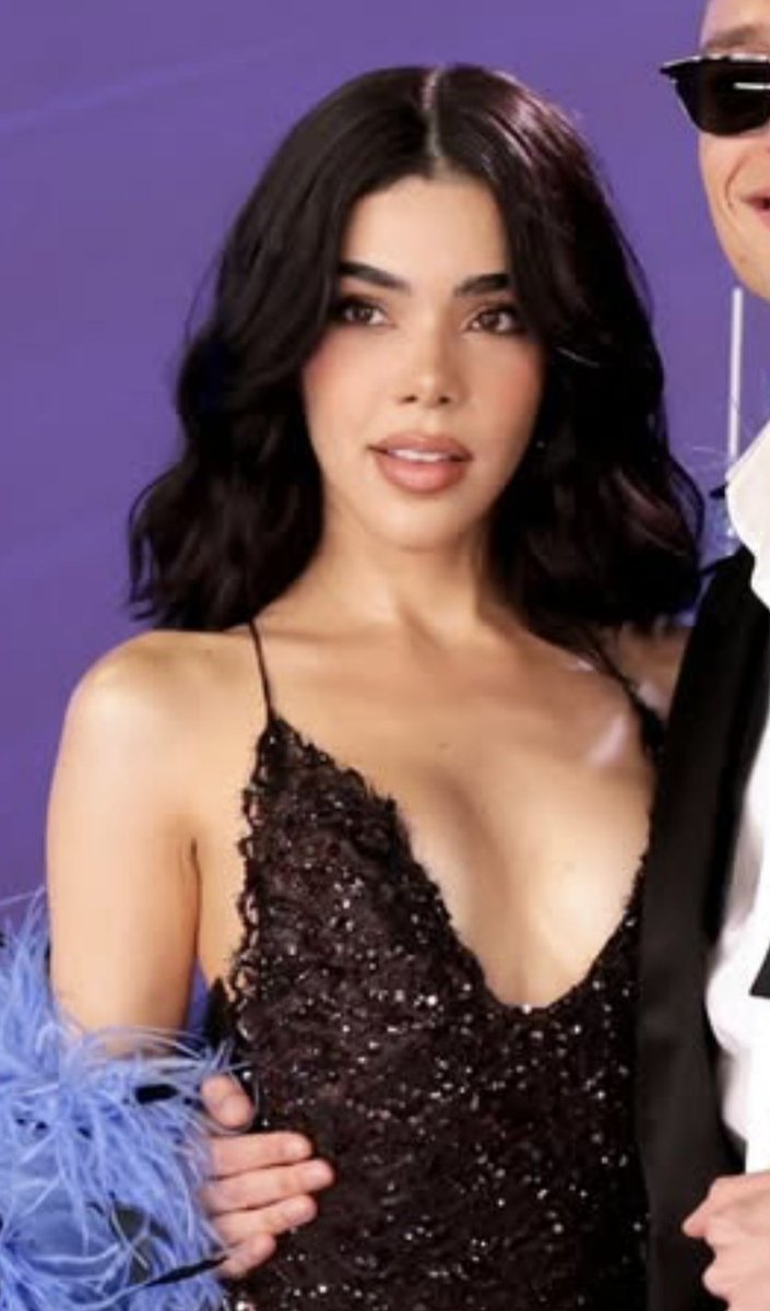 laverdadera1000's tweet image. Pero @keniaos como te vas a ver así de bien en una foto que no te tomaste tú, que no editaste ni publicaste, omg el #prettyface